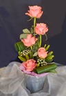 Deliver Peach roses in a tin - click to enlarge